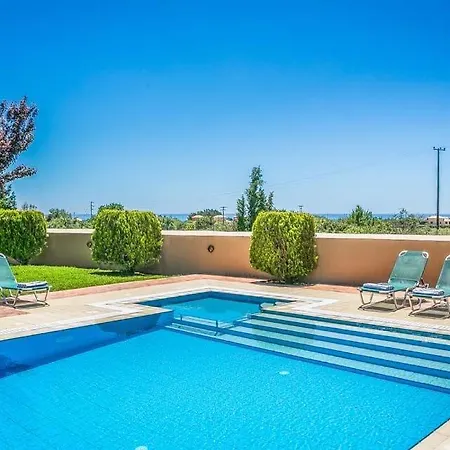 Fokata Sleeps 4 Pool Air Con Wifi Villa *